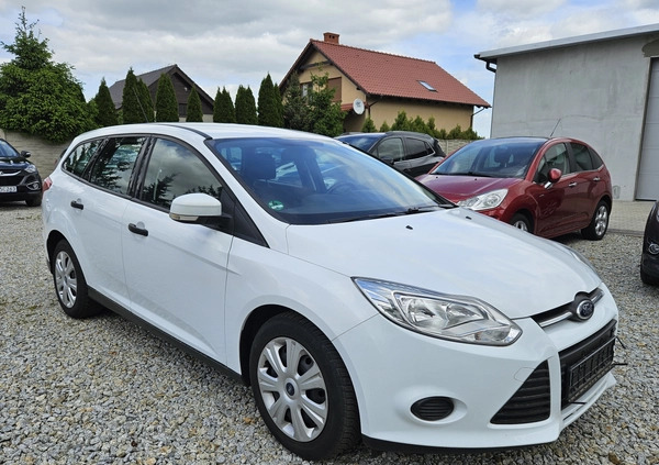 Ford Focus cena 23900 przebieg: 156000, rok produkcji 2014 z Piwniczna-Zdrój małe 379